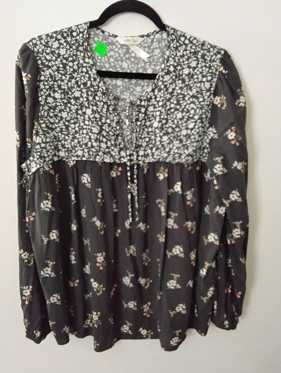 Matilda Jane Tops - Matilda Jane Floral Tie-Front Long-Sleeve Women’s Top - Charcoal Size Medium